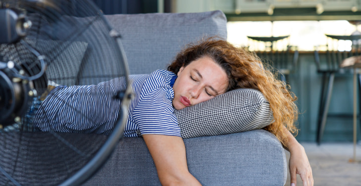 dangers-of-sleeping-with-a-fan-blowing