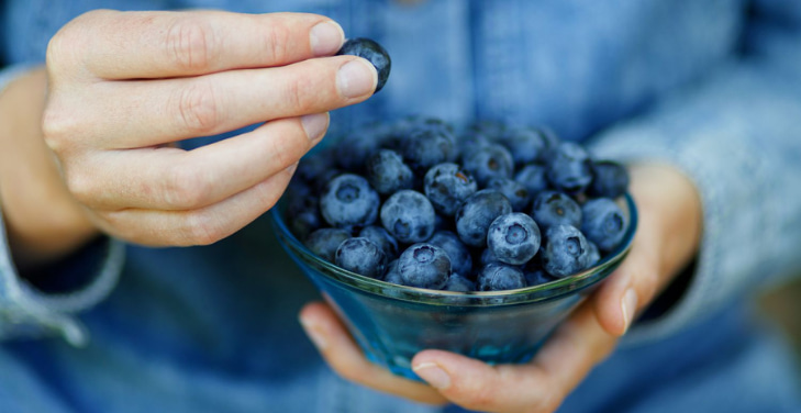 dangers-of-eating-blueberries