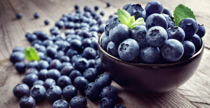 lowers-bad-cholesterol-blueberry-benefits